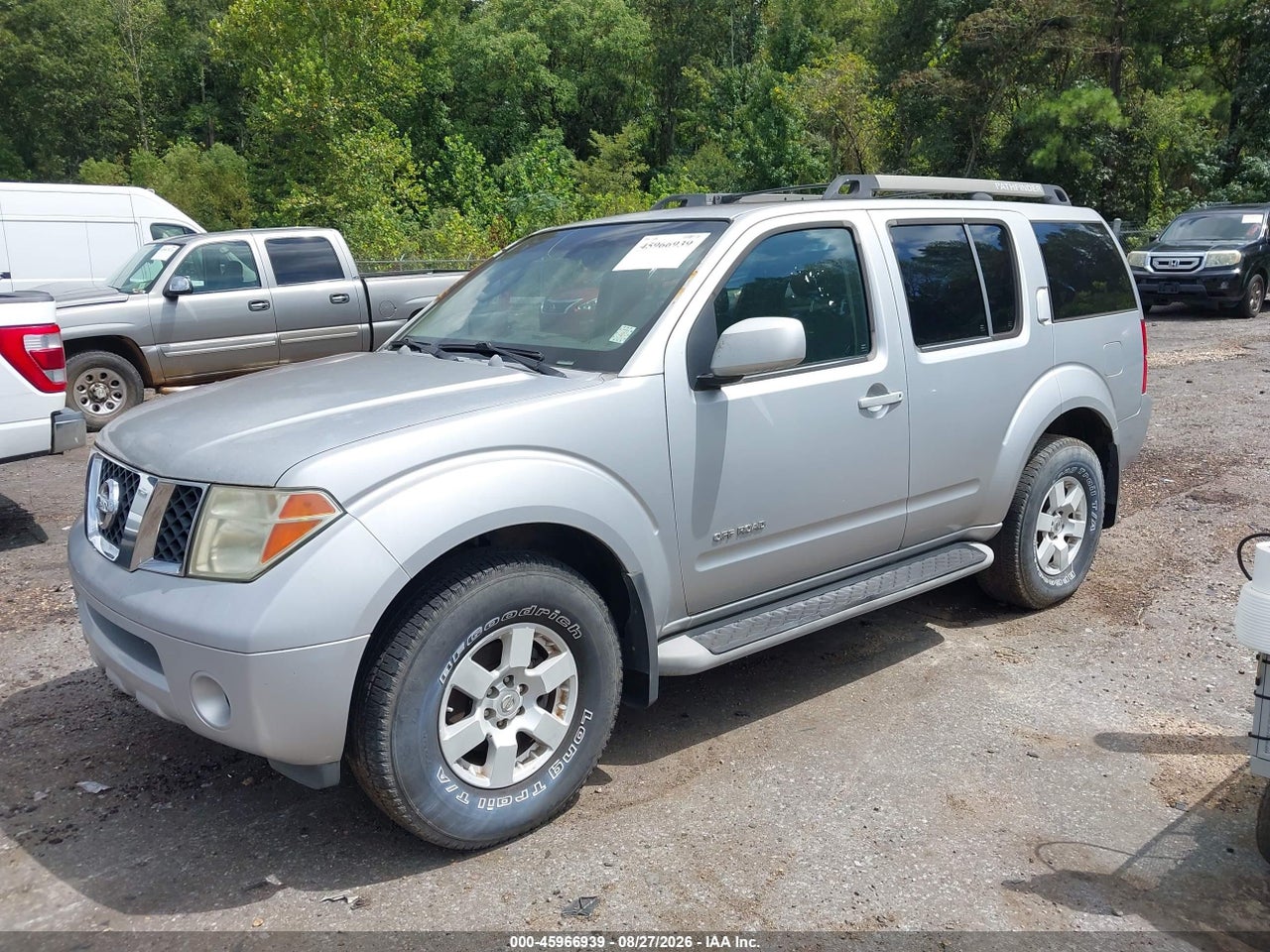 2005 NISSAN PATHFINDER SE OFF-ROAD · 2/11