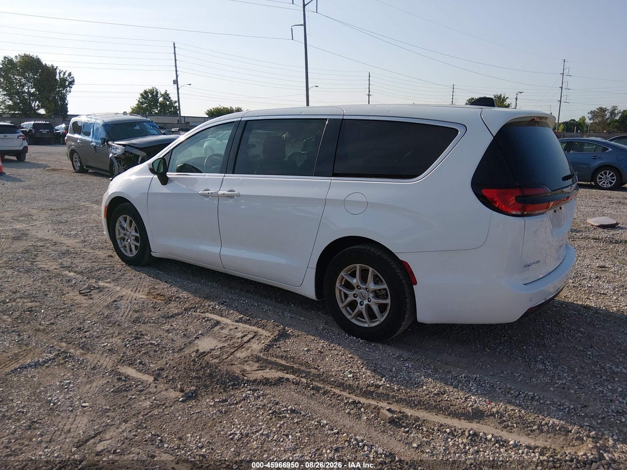 2023 CHRYSLER PACIFICA TOURING L · 3/11