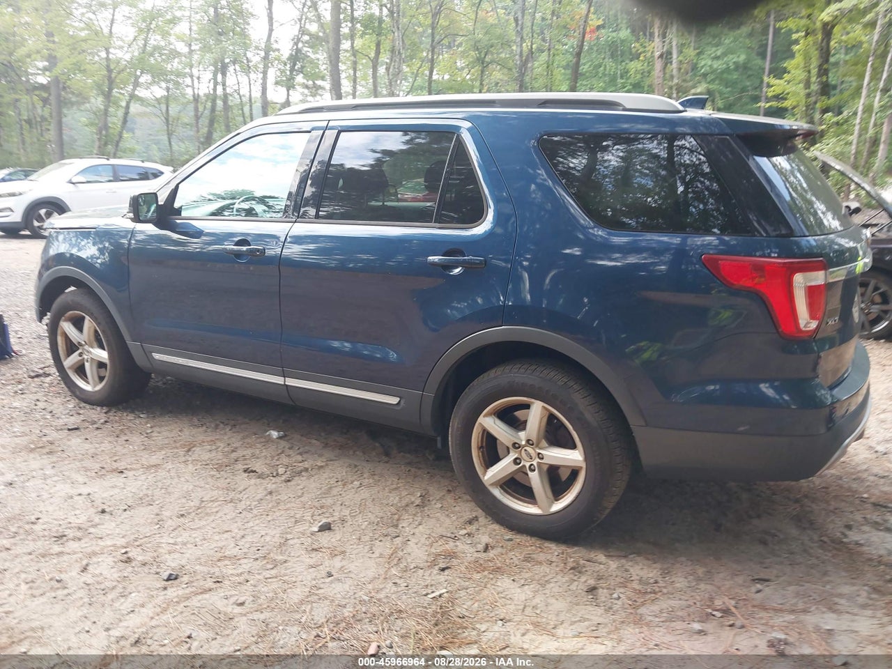 2017 FORD EXPLORER XLT · 3/11