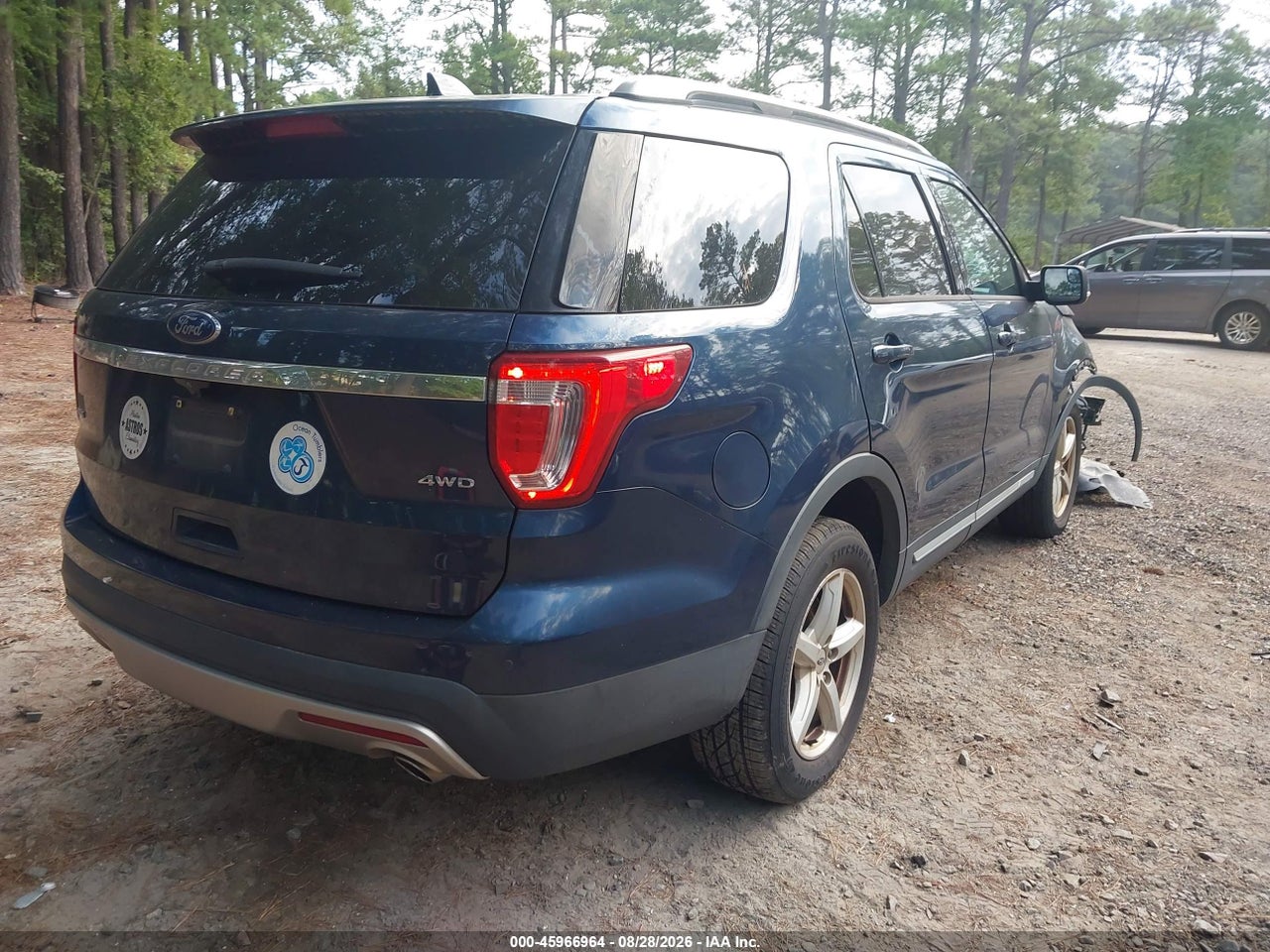 2017 FORD EXPLORER XLT · 4/11