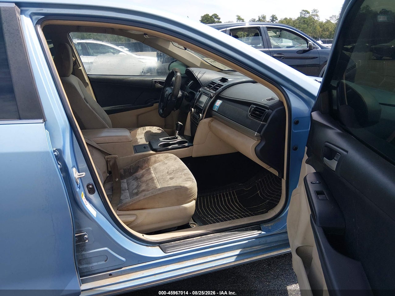 2012 TOYOTA CAMRY LE · 5/11