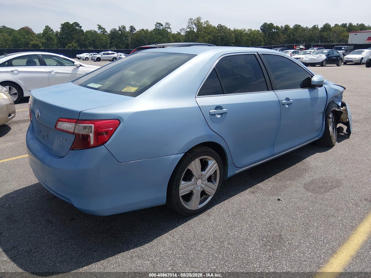 2012 TOYOTA CAMRY LE · 4/11