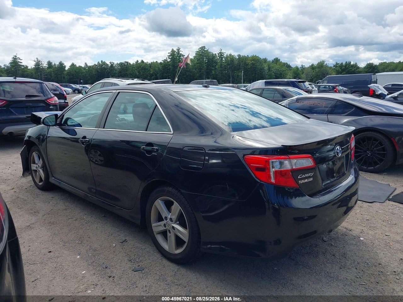 2014 TOYOTA CAMRY SE · 3/11