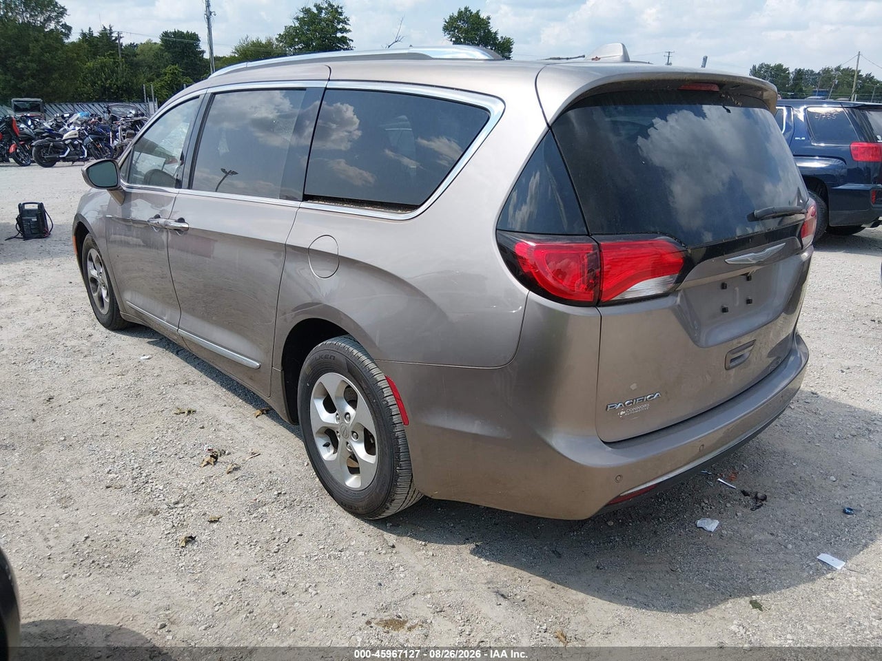 2017 CHRYSLER PACIFICA TOURING-L PLUS · 3/11