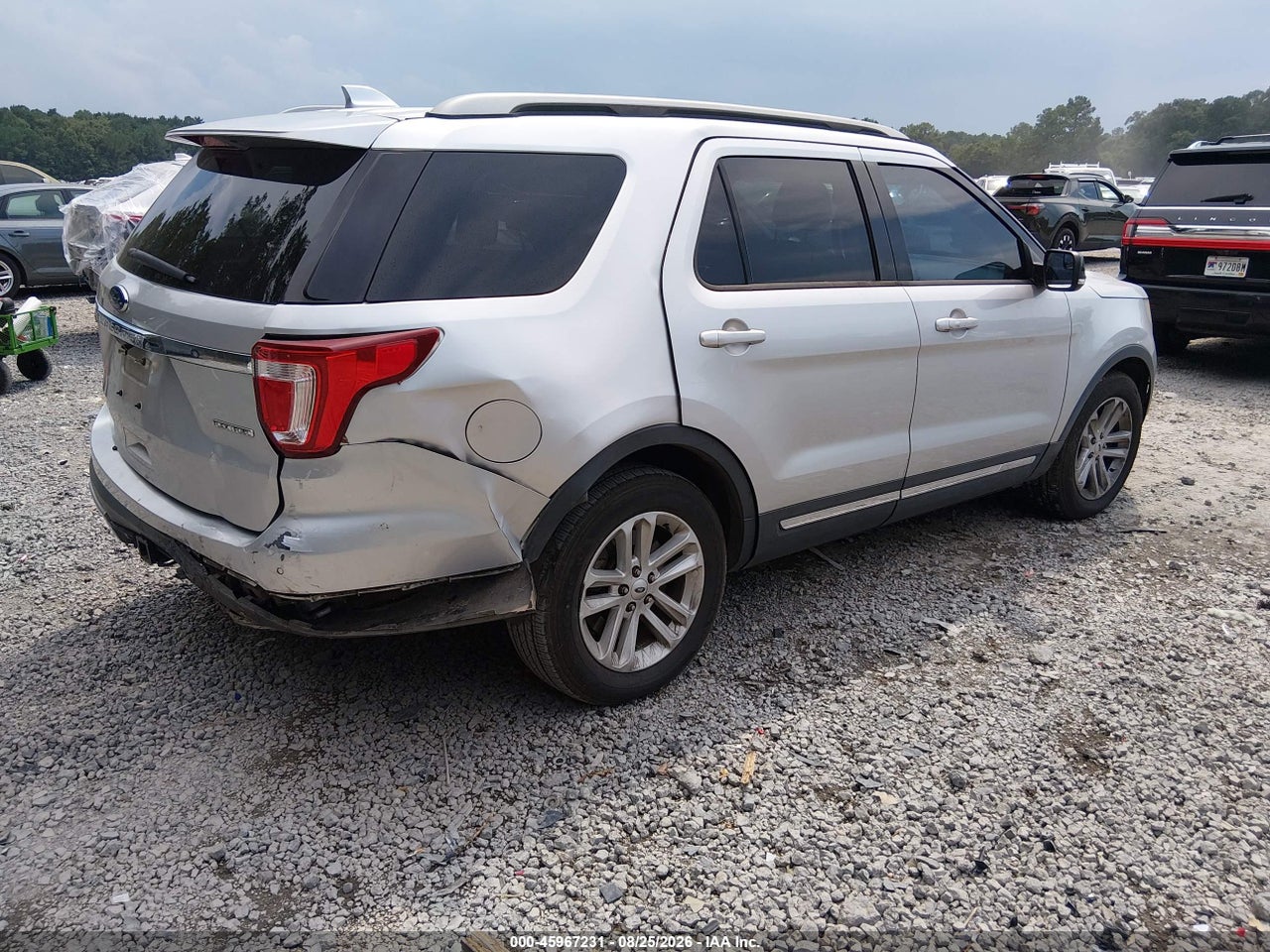 2016 FORD EXPLORER XLT · 4/11