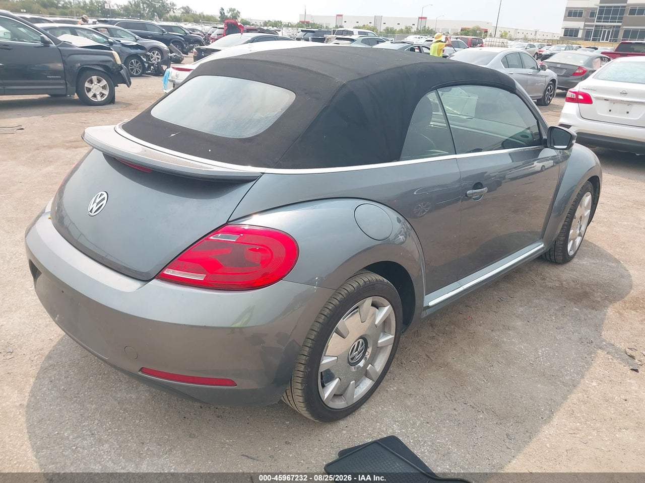 2013 VOLKSWAGEN BEETLE 2.5L · 4/11