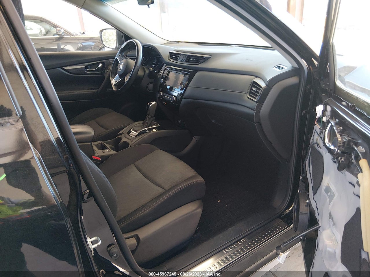 2018 NISSAN ROGUE SV · 5/11
