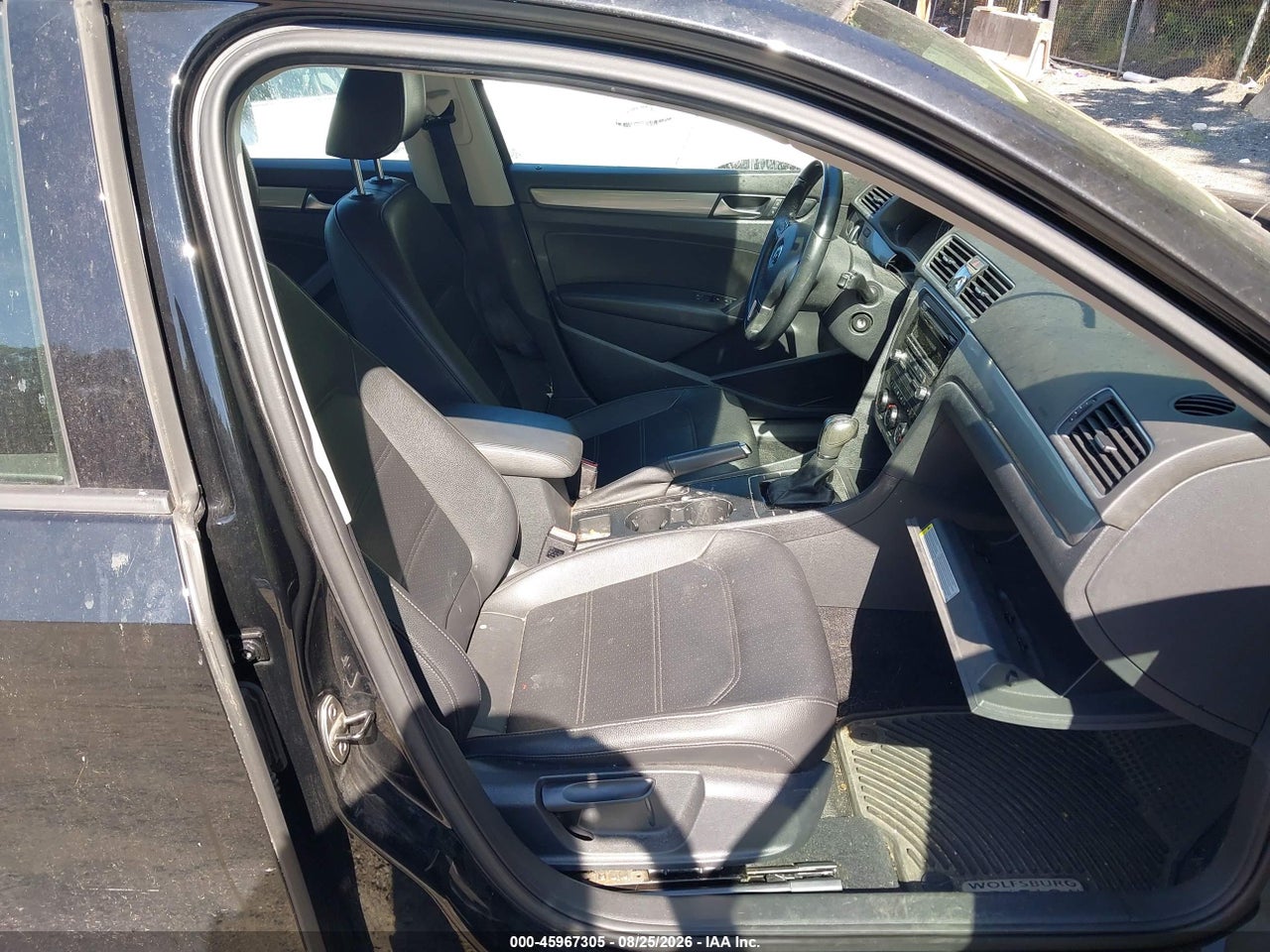 2014 VOLKSWAGEN PASSAT 1.8T WOLFSBURG EDITION · 5/11