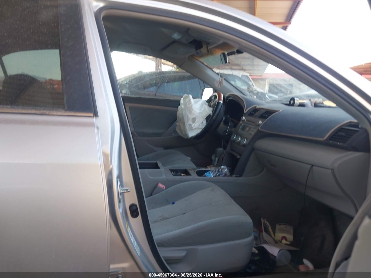 2009 TOYOTA CAMRY LE · 5/11