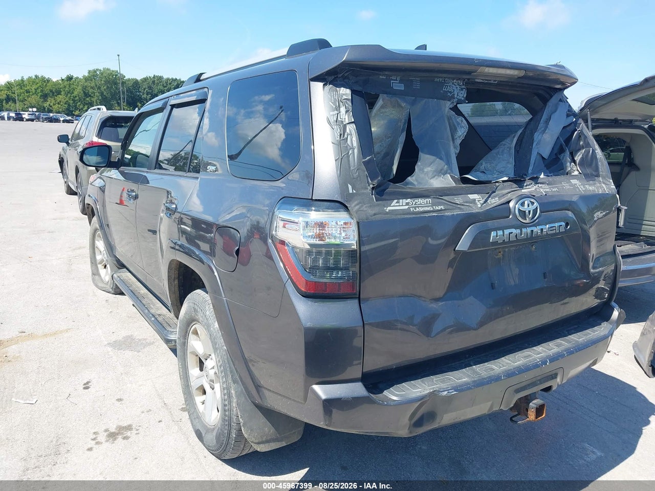 2020 TOYOTA 4RUNNER SR5 · 3/11