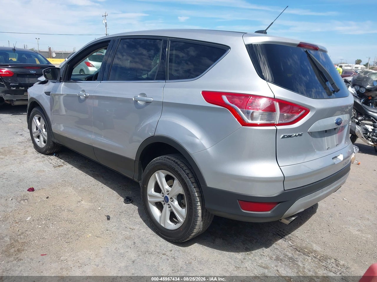 2015 FORD ESCAPE SE · 3/11