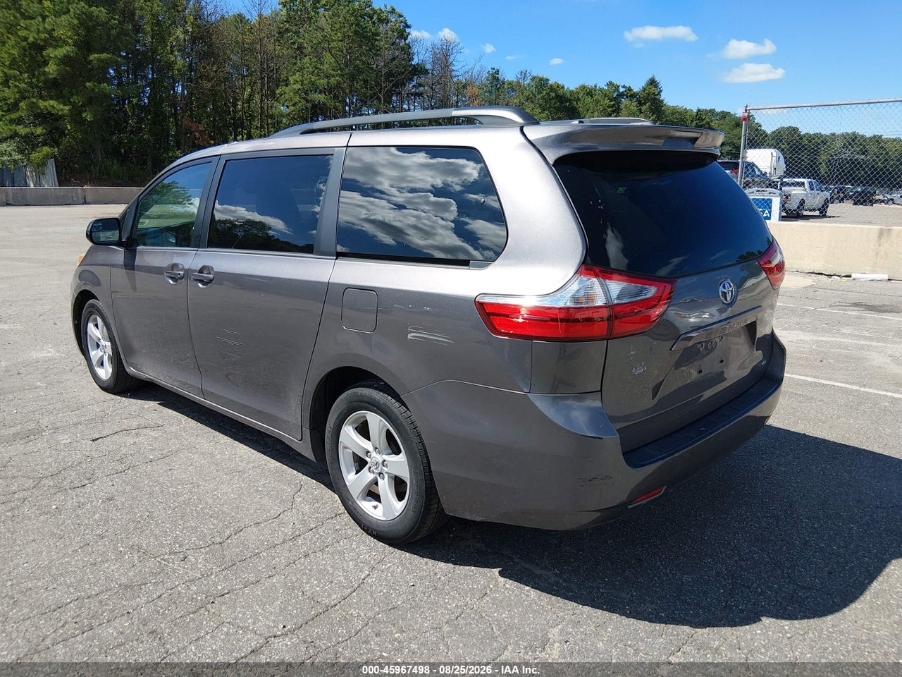 2017 TOYOTA SIENNA LE 8 PASSENGER · 3/11