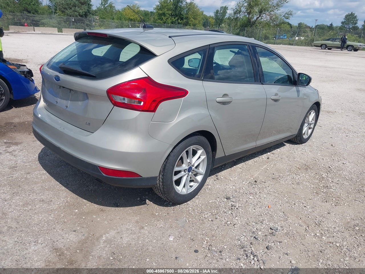 2015 FORD FOCUS SE · 4/11