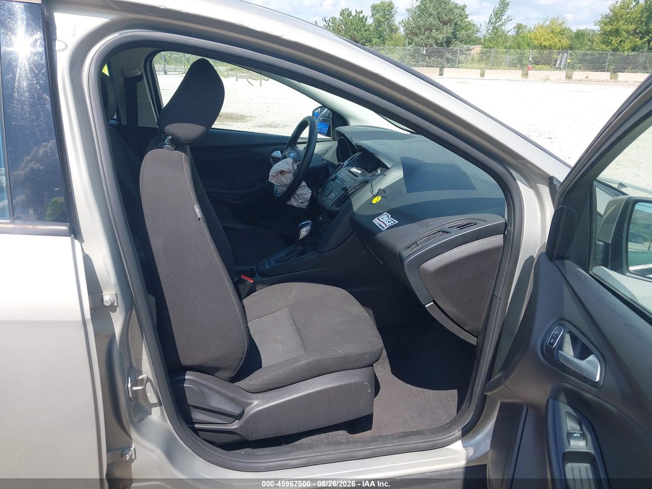 2015 FORD FOCUS SE · 5/11