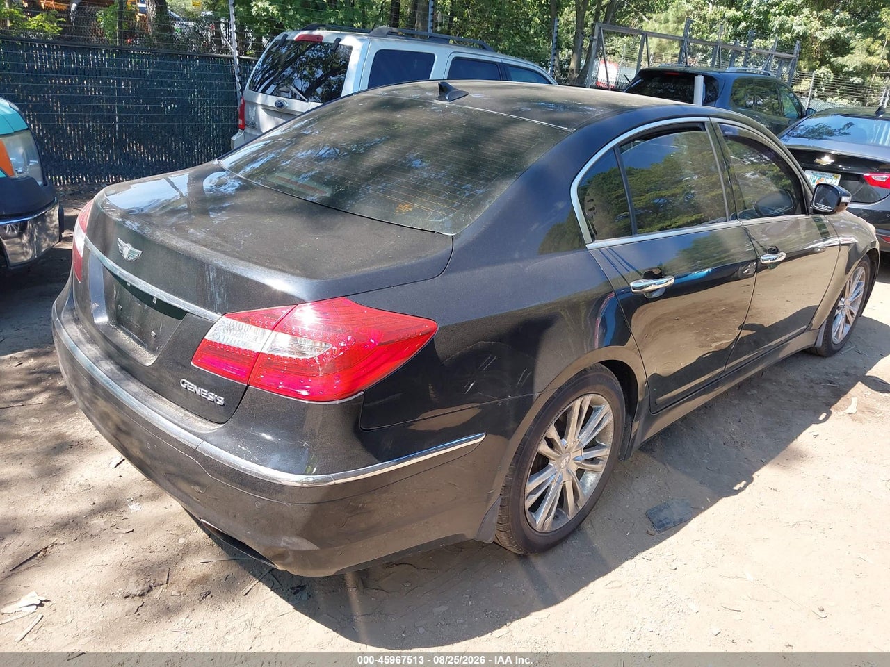 2012 HYUNDAI GENESIS 3.8 · 4/11