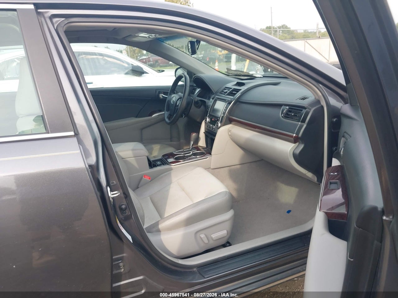 2014 TOYOTA CAMRY XLE V6 · 5/11