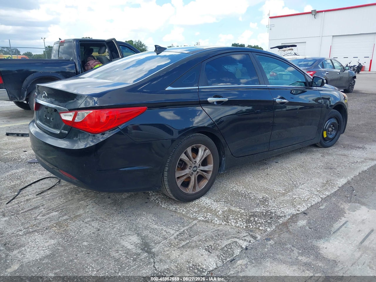 2012 HYUNDAI SONATA LIMITED · 4/11