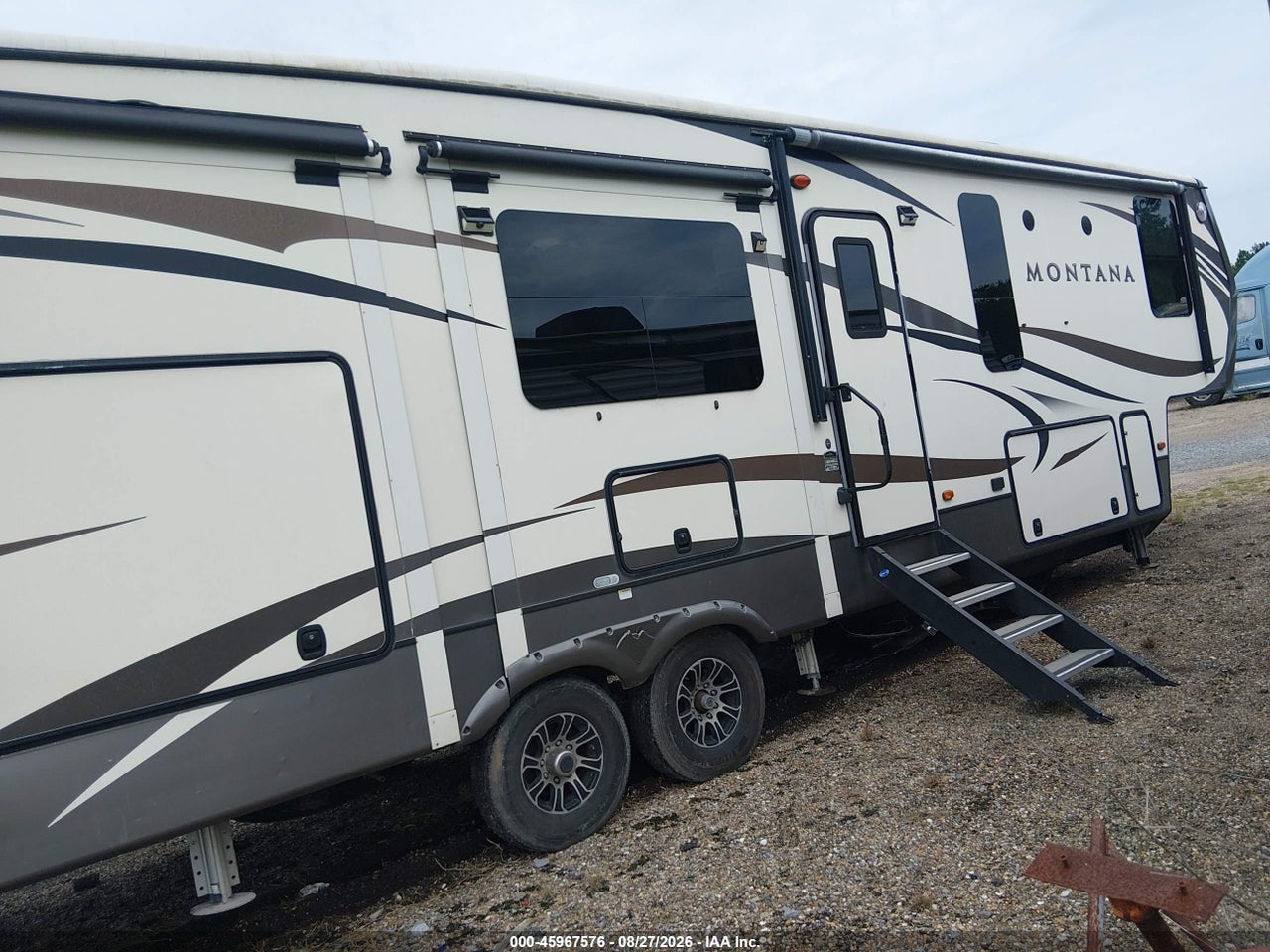 2017 KEYSTONE MONTANA 3661RL   · 4/11