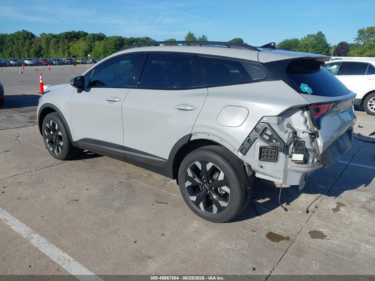 2024 KIA SPORTAGE X-LINE · 3/11