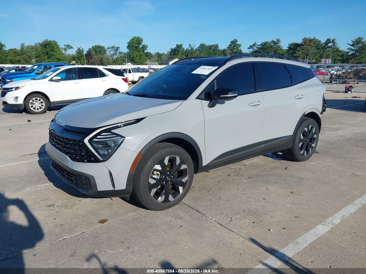 2024 KIA SPORTAGE X-LINE · 2/11