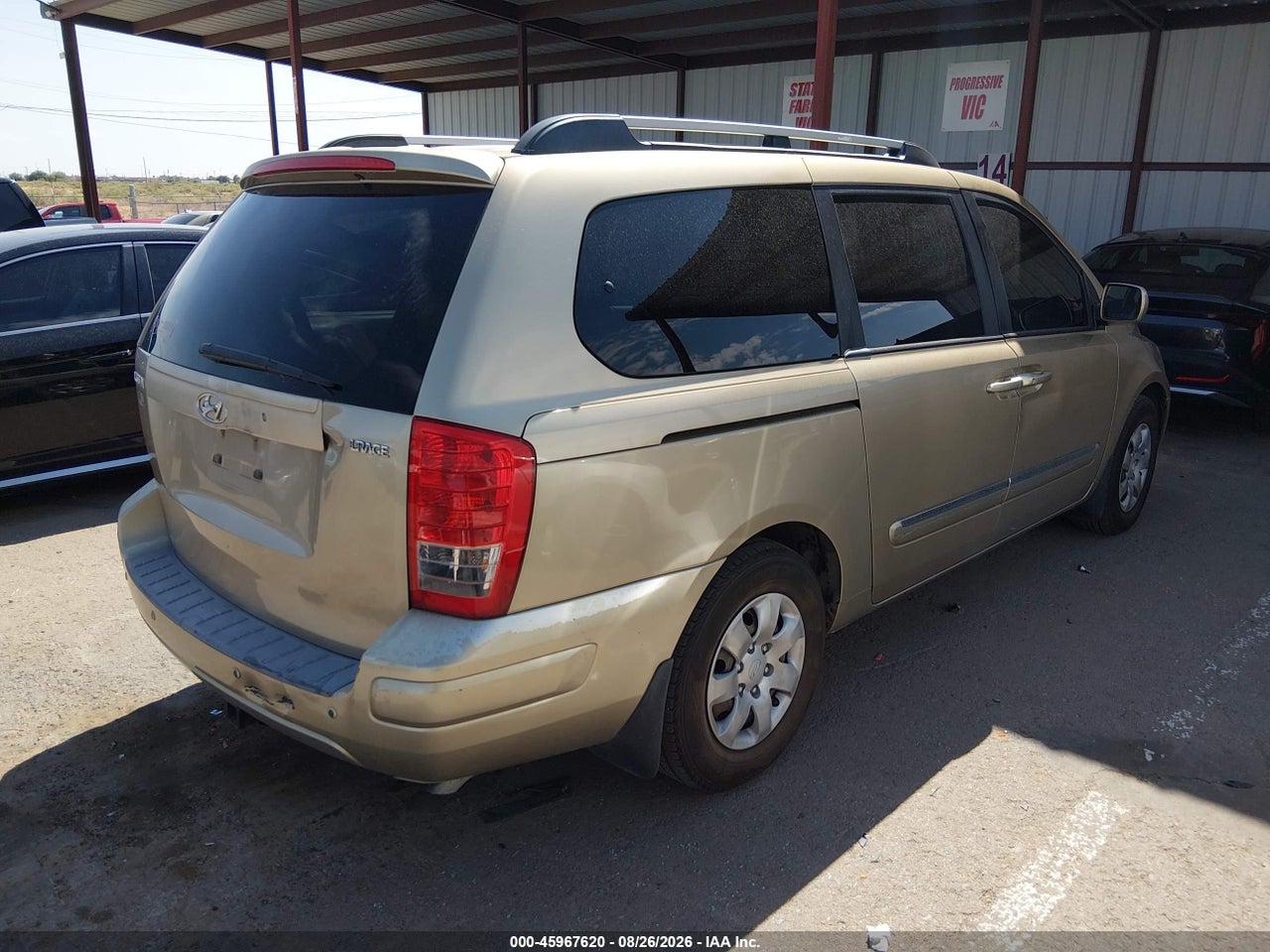 2008 HYUNDAI ENTOURAGE GLS/LIMITED · 4/11