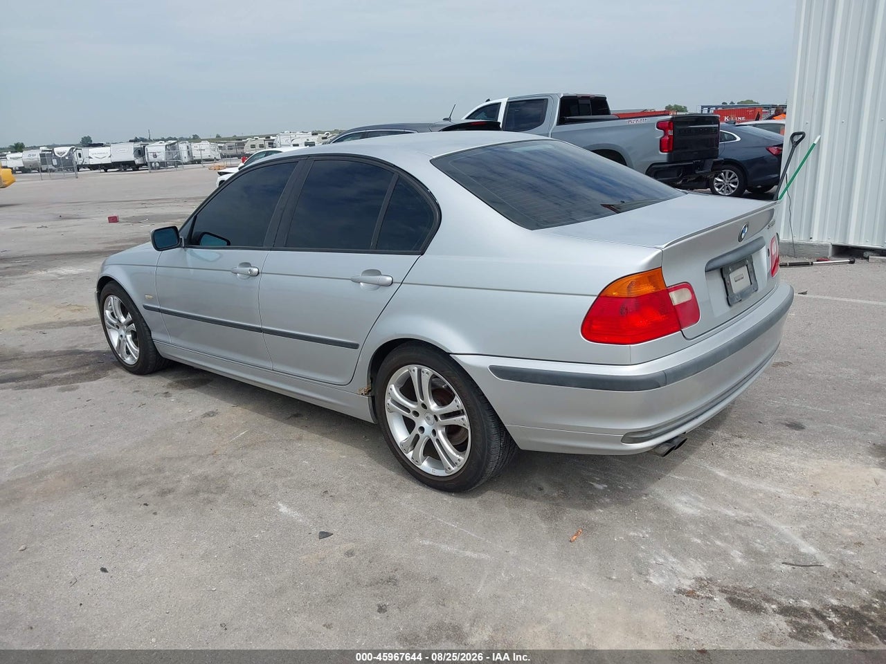 2001 BMW 325I · 3/11