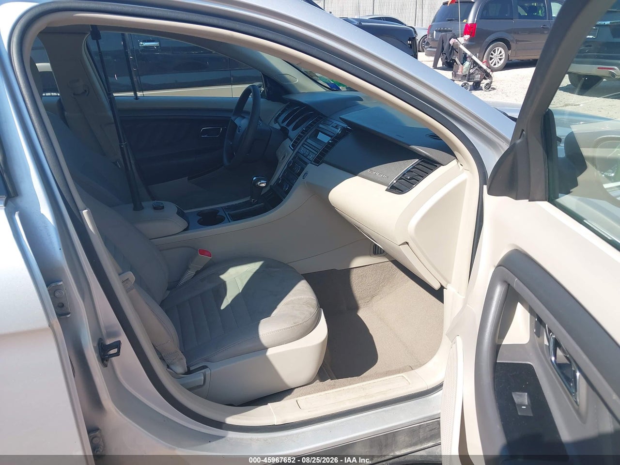 2011 FORD TAURUS SE · 5/11