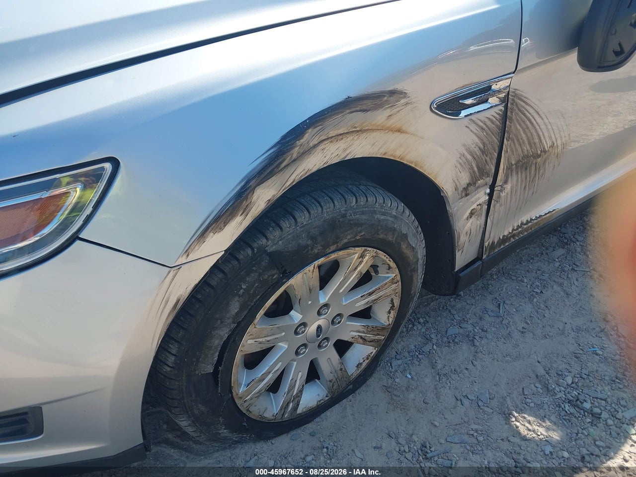 2011 FORD TAURUS SE · 6/11