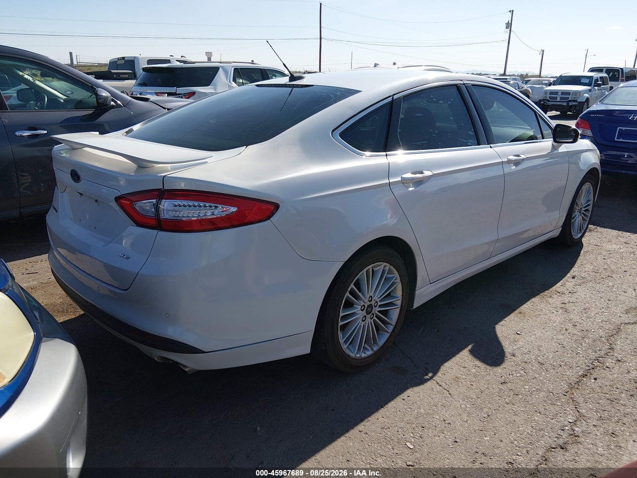 2016 FORD FUSION SE · 4/11