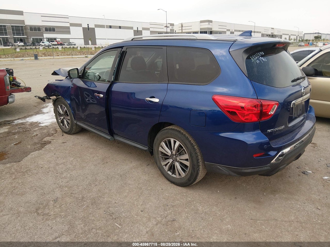 2019 NISSAN PATHFINDER SL · 3/10