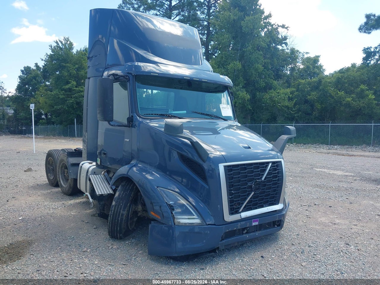 4V4WC9EG0LN****** · 2020 VOLVO VNR