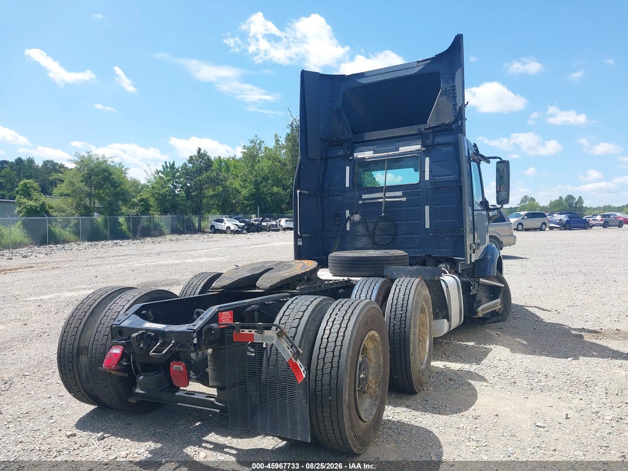 2020 VOLVO VNR   · 4/4