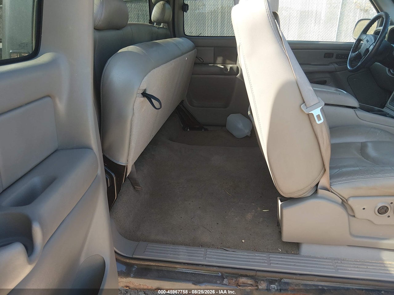 1GTEK19B75E****** · 2005 GMC SIERRA 1500 SLT · 8/11