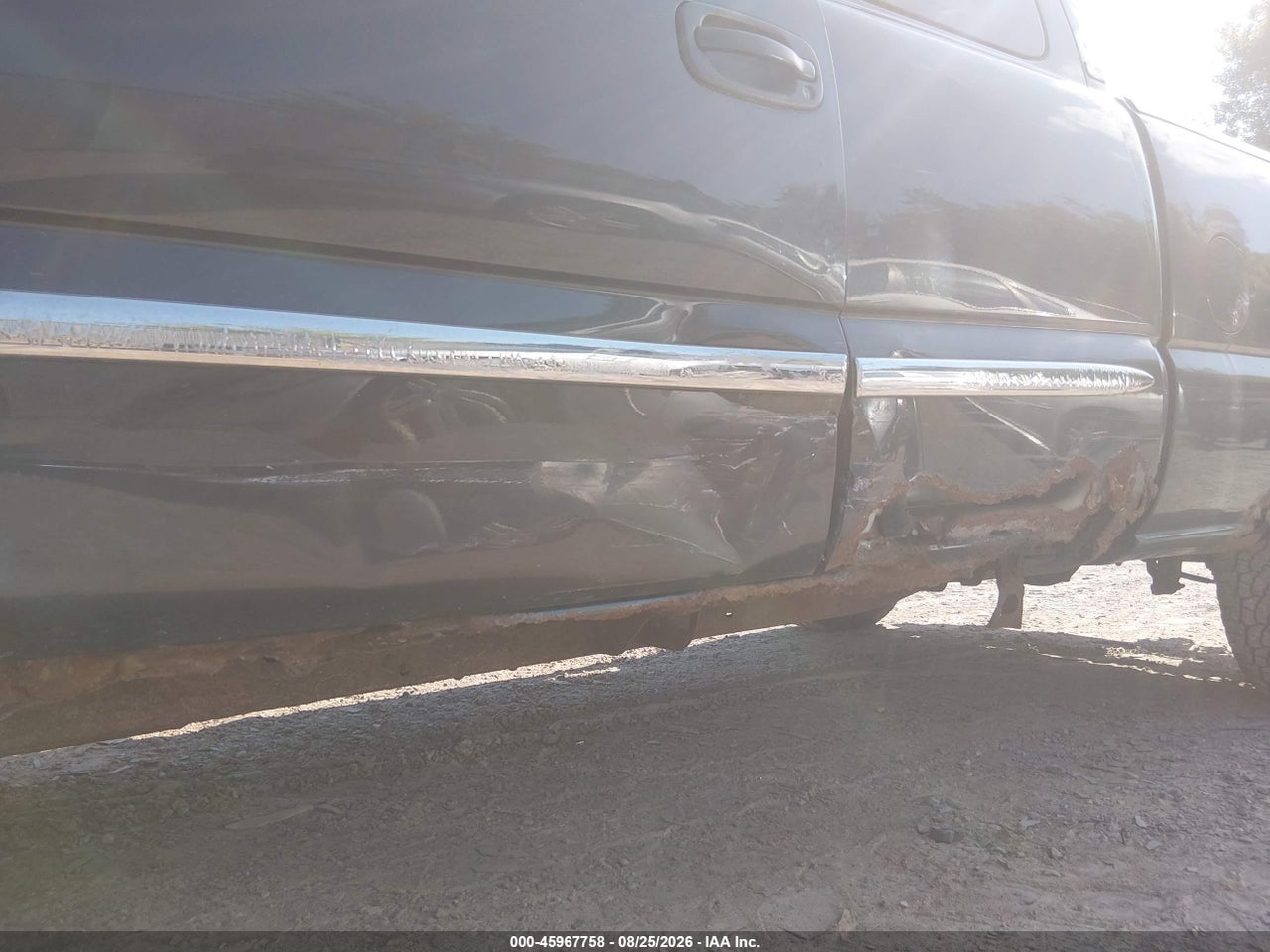 1GTEK19B75E****** · 2005 GMC SIERRA 1500 SLT · 6/11
