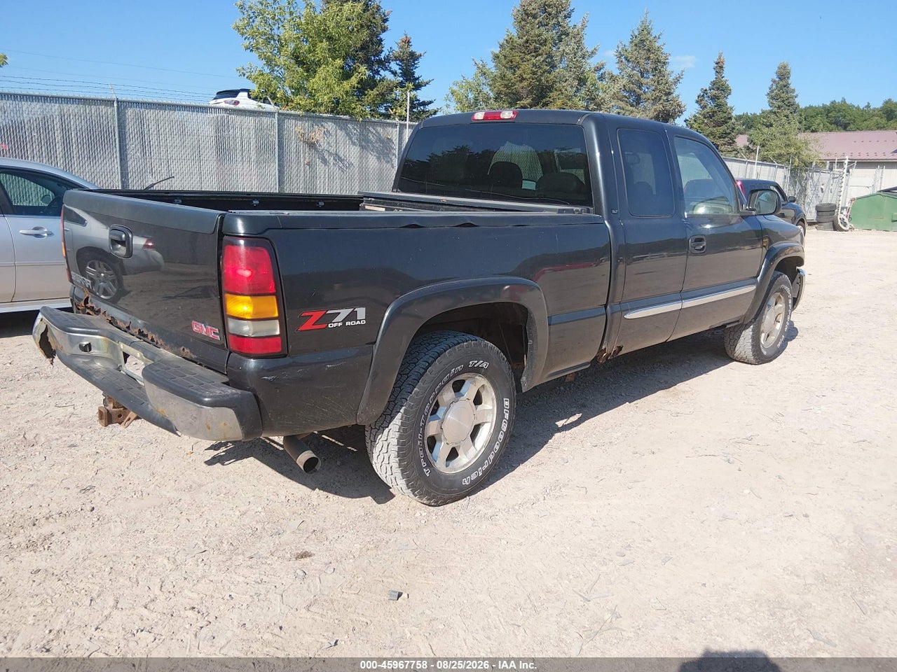 1GTEK19B75E****** · 2005 GMC SIERRA 1500 SLT · 4/11