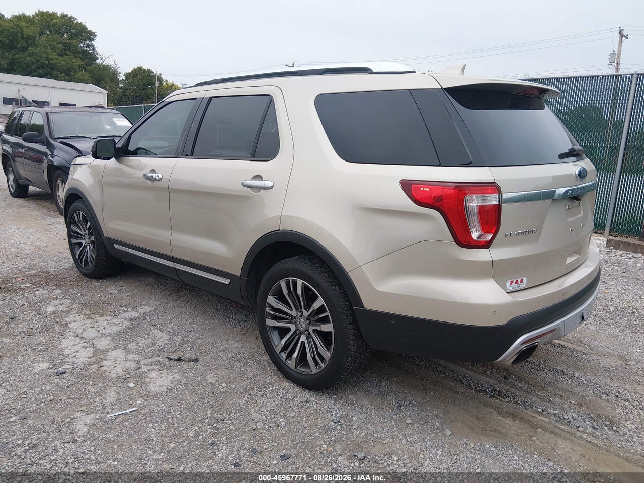 2017 FORD EXPLORER PLATINUM · 3/10