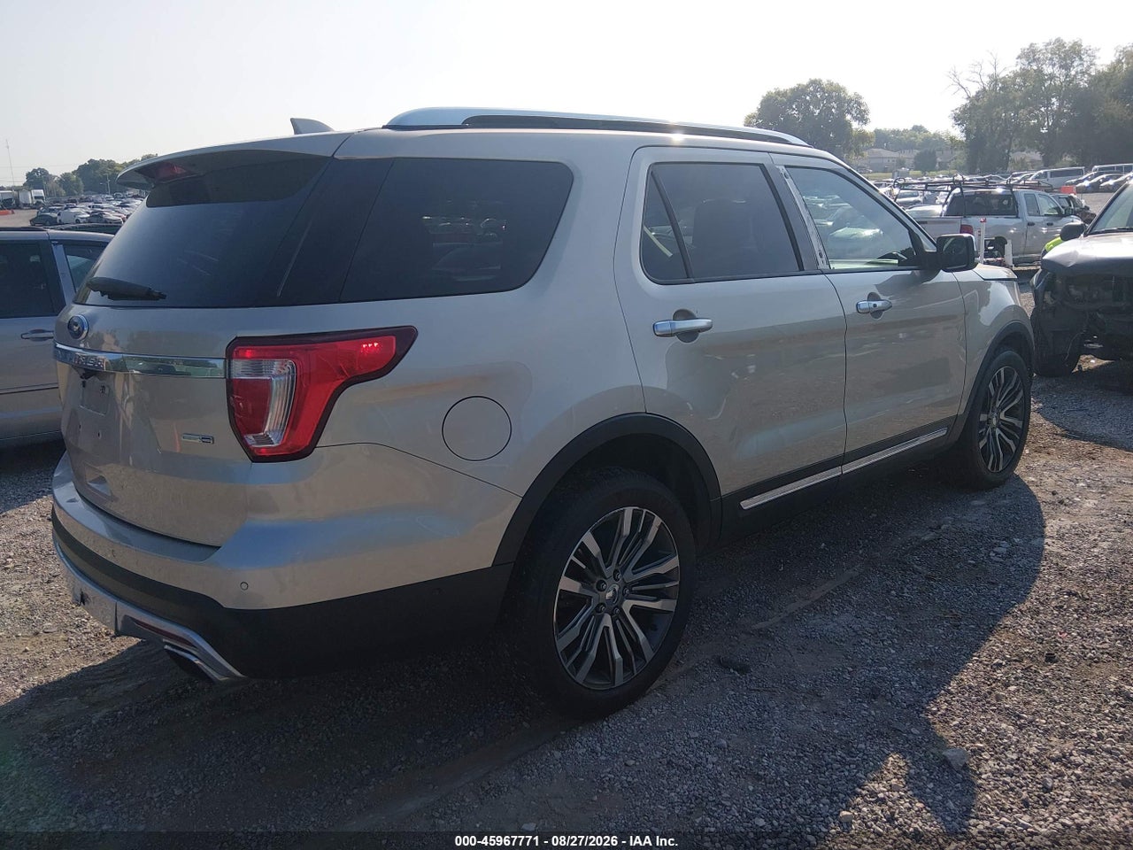 2017 FORD EXPLORER PLATINUM · 4/10
