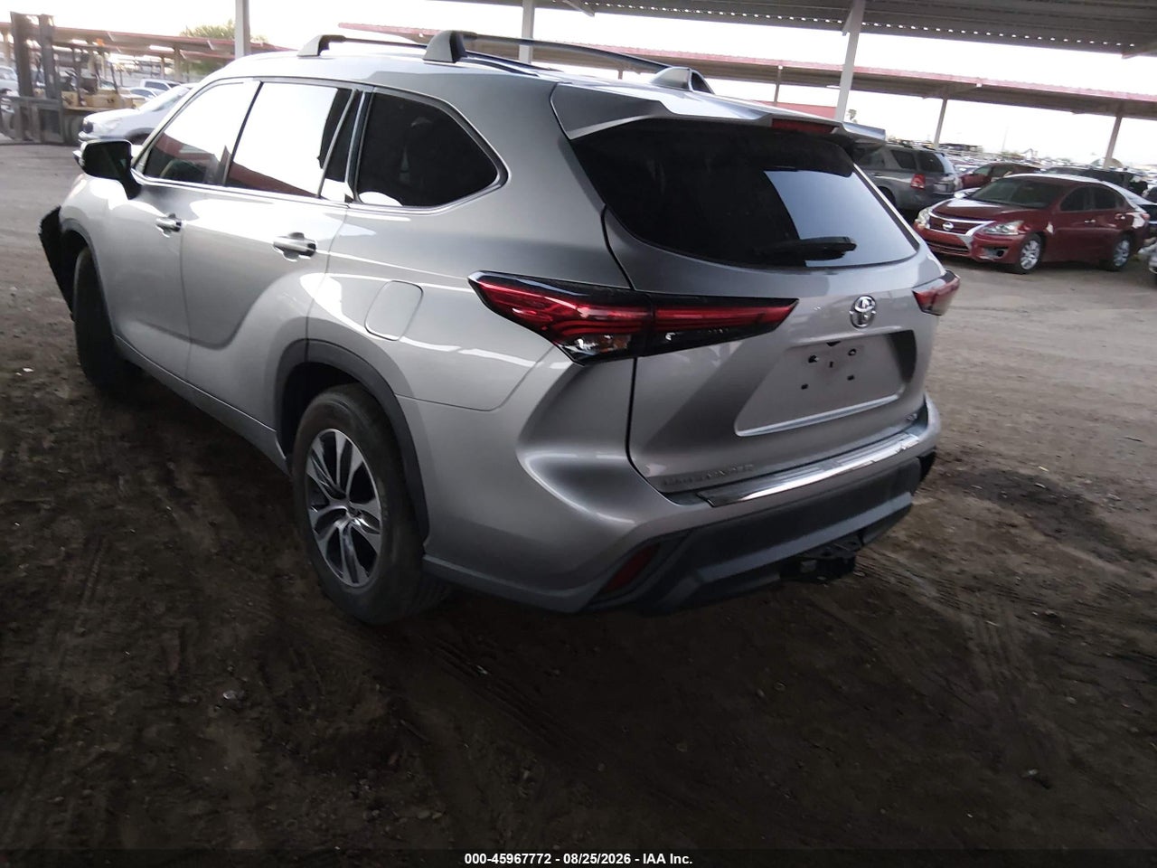 2021 TOYOTA HIGHLANDER XLE · 3/11
