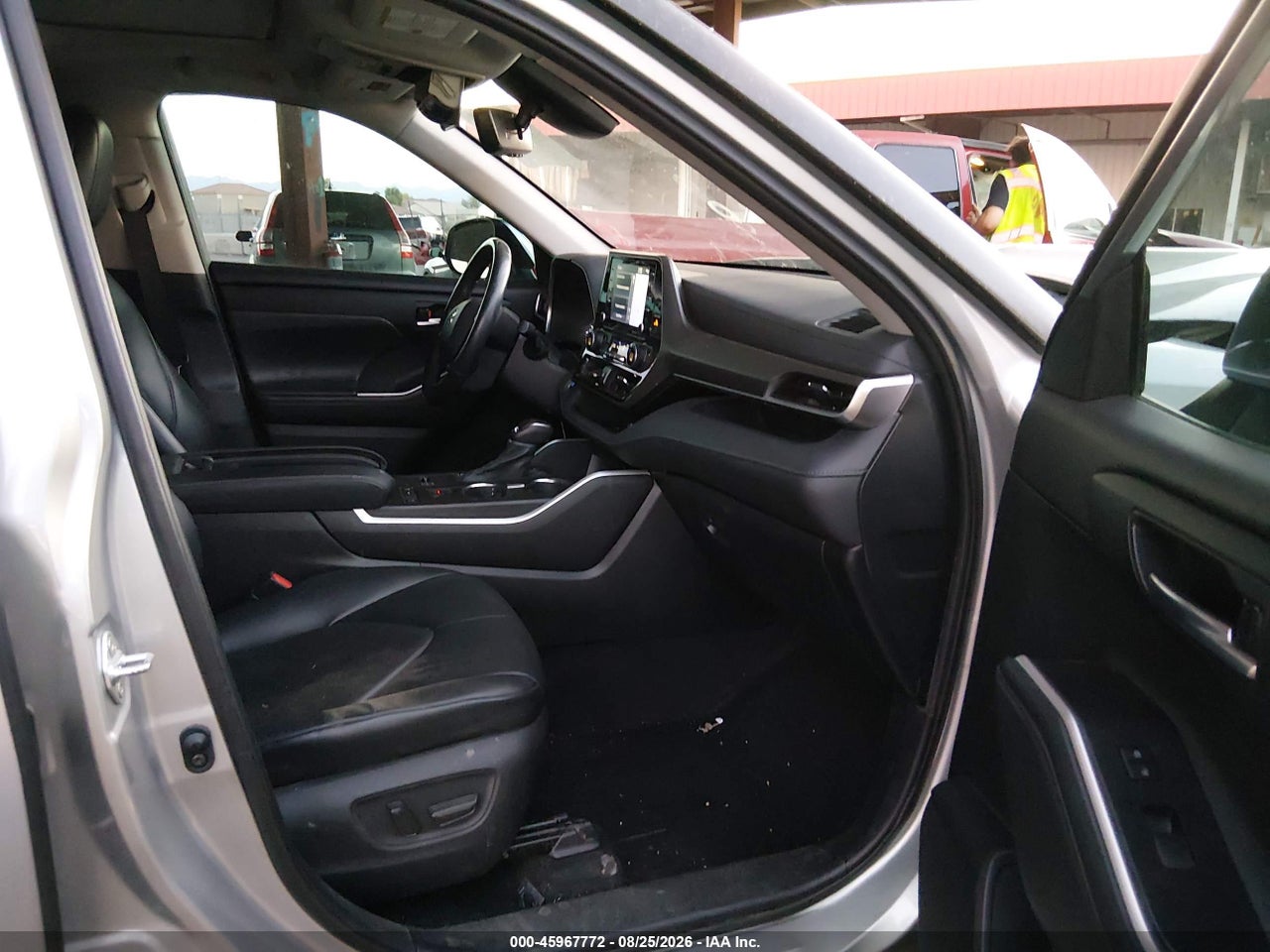 2021 TOYOTA HIGHLANDER XLE · 5/11