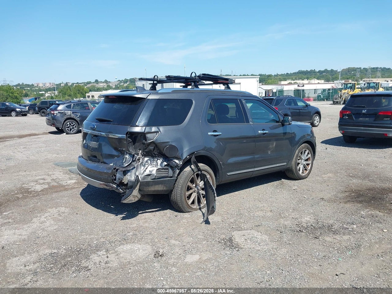 2016 FORD EXPLORER LIMITED · 4/10