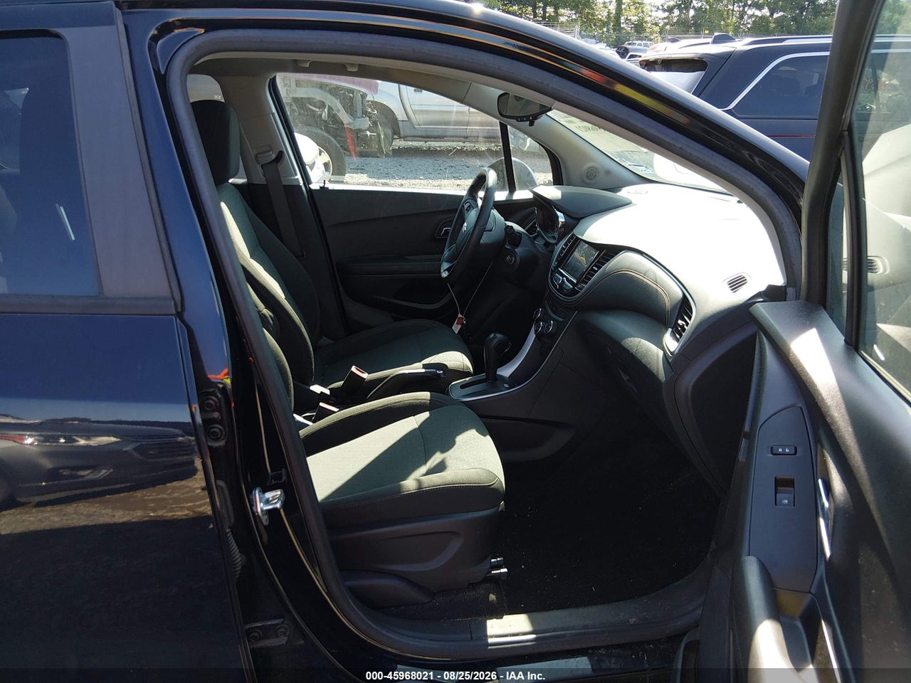 2022 CHEVROLET TRAX AWD LS · 5/11