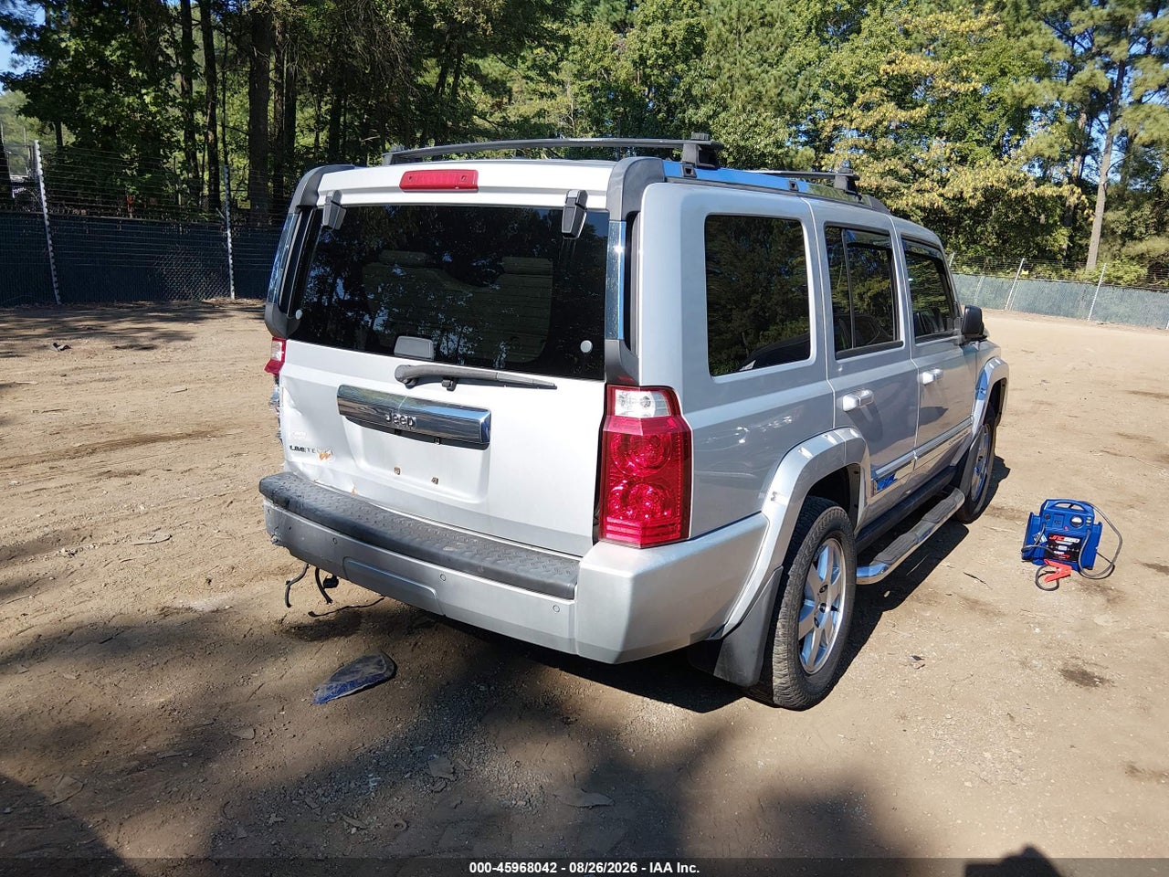 2006 JEEP COMMANDER LIMITED · 4/11
