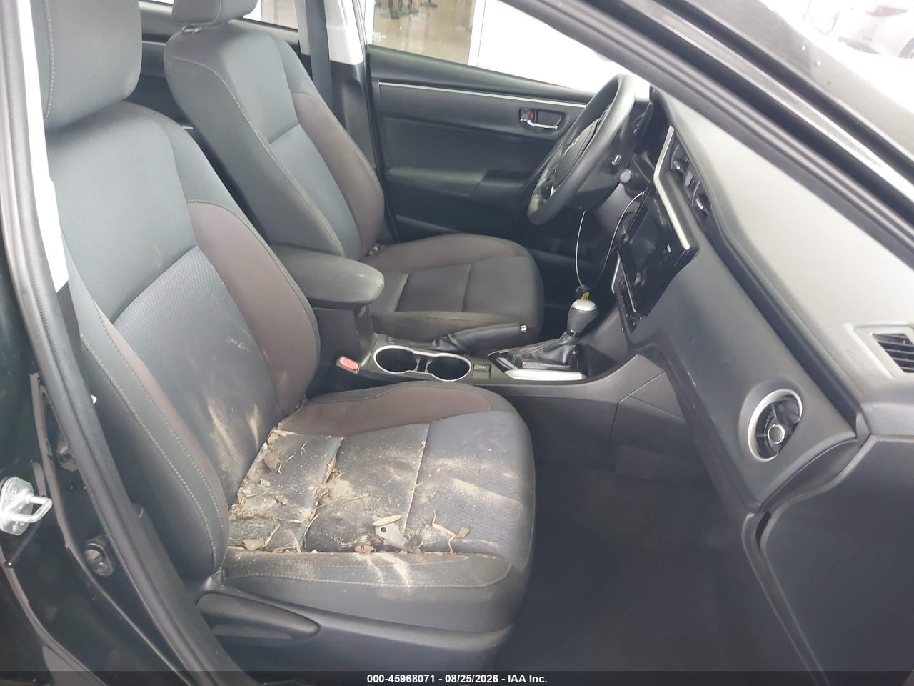 2017 TOYOTA COROLLA LE · 5/11