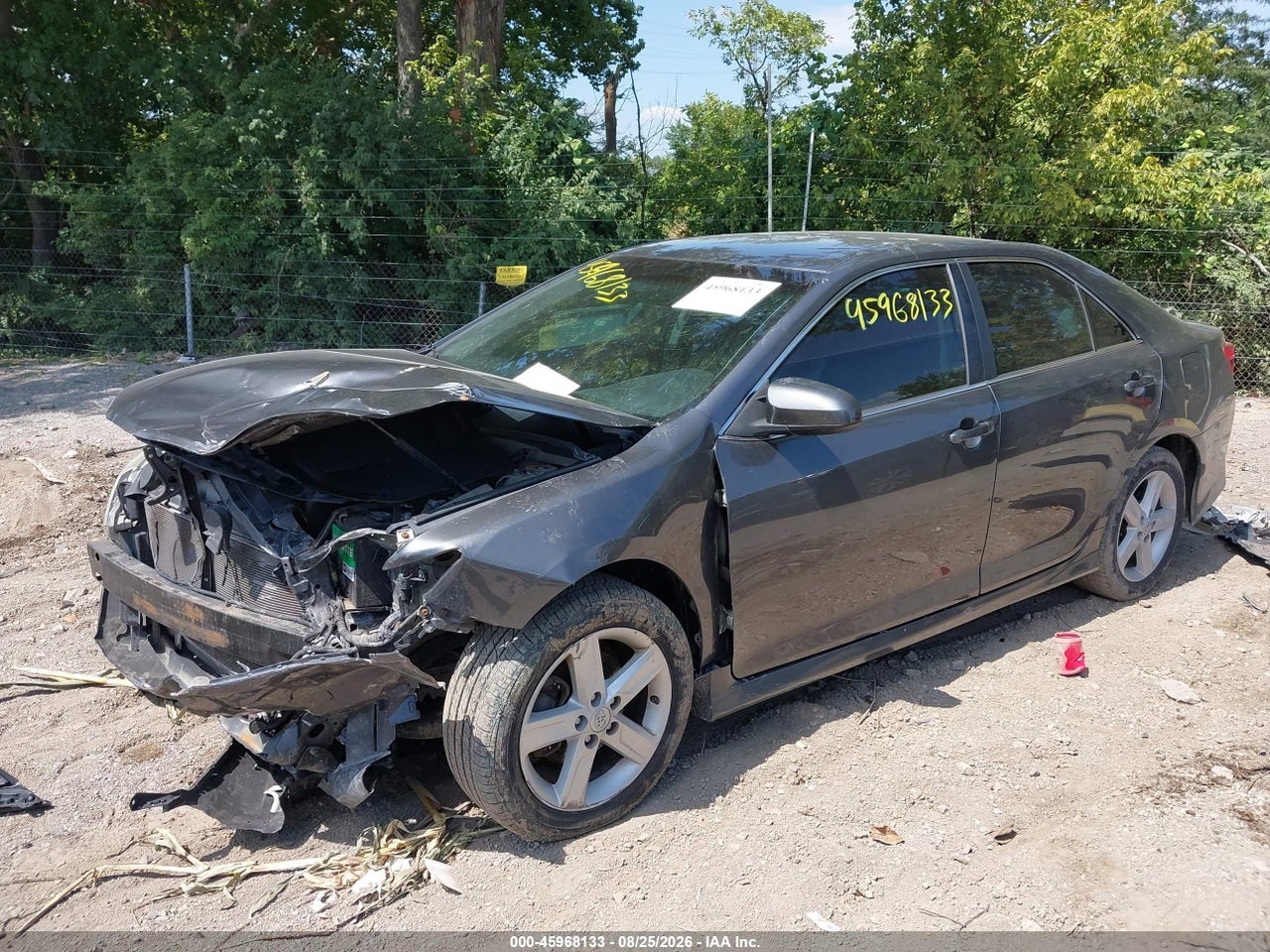 2012 TOYOTA CAMRY SE · 2/11