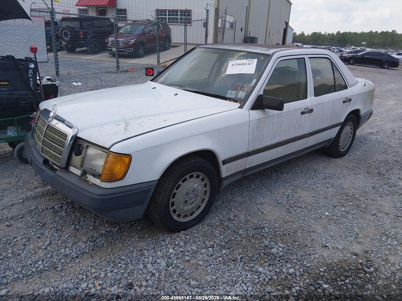 1987 MERCEDES-BENZ 300 E · 2/11