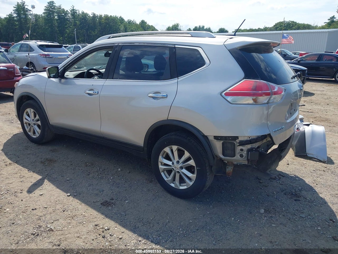 2016 NISSAN ROGUE SV · 3/11