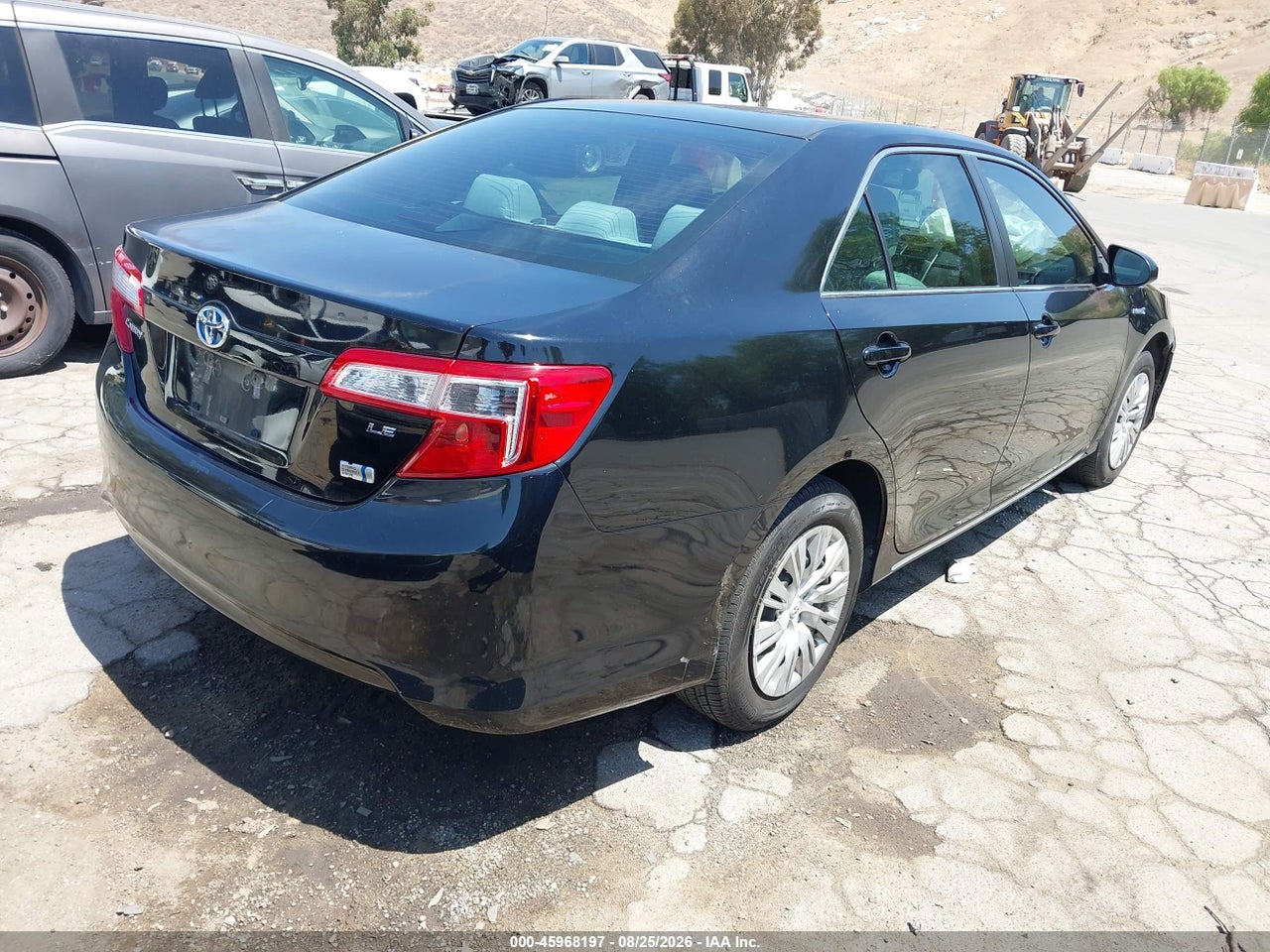 2012 TOYOTA CAMRY HYBRID LE · 4/11