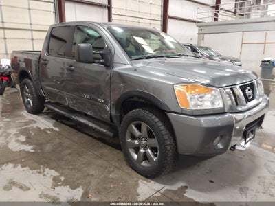 2015 NISSAN TITAN SV
