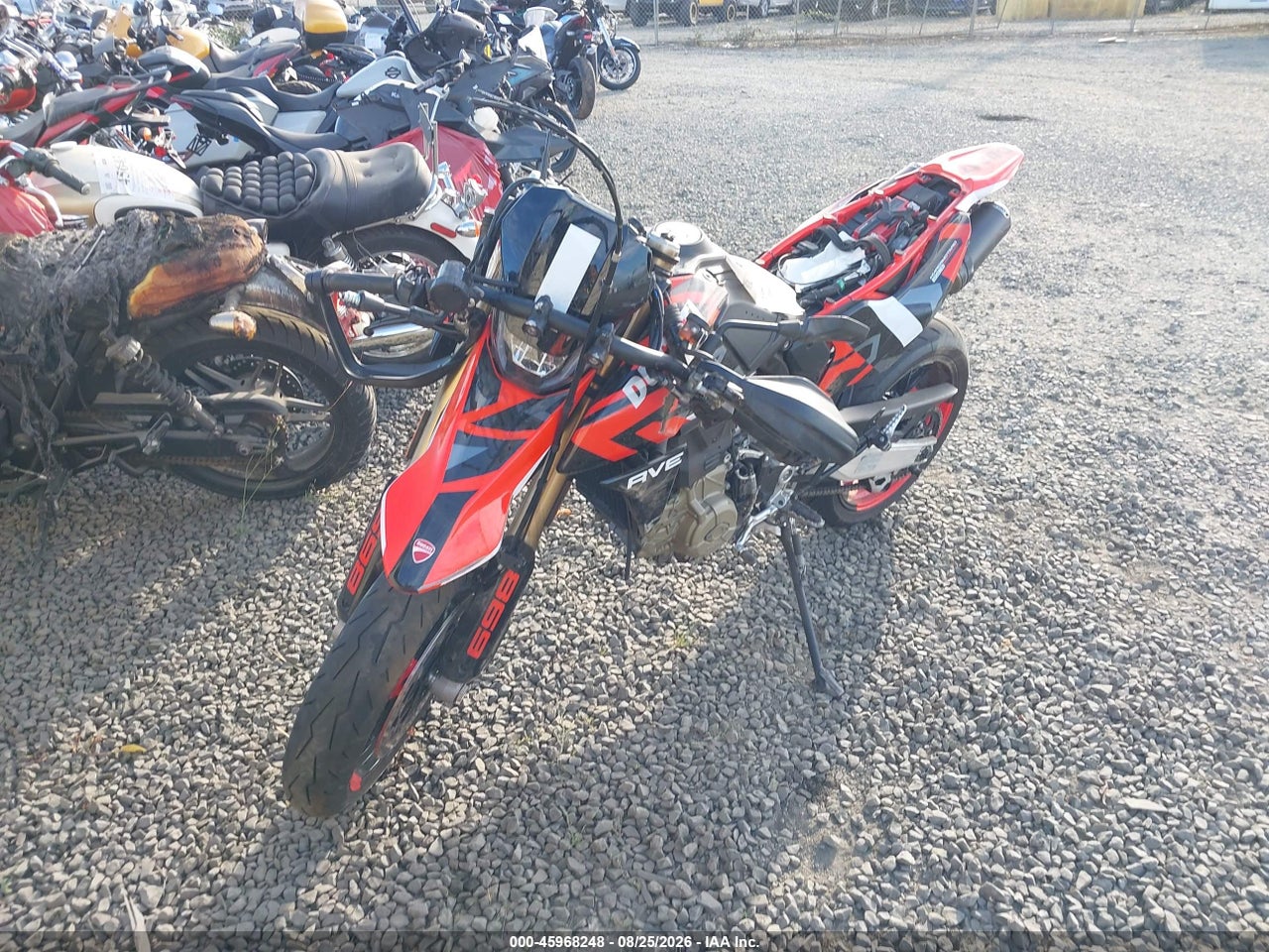 2026 DUCATI HYPERMOTARD · 2/11