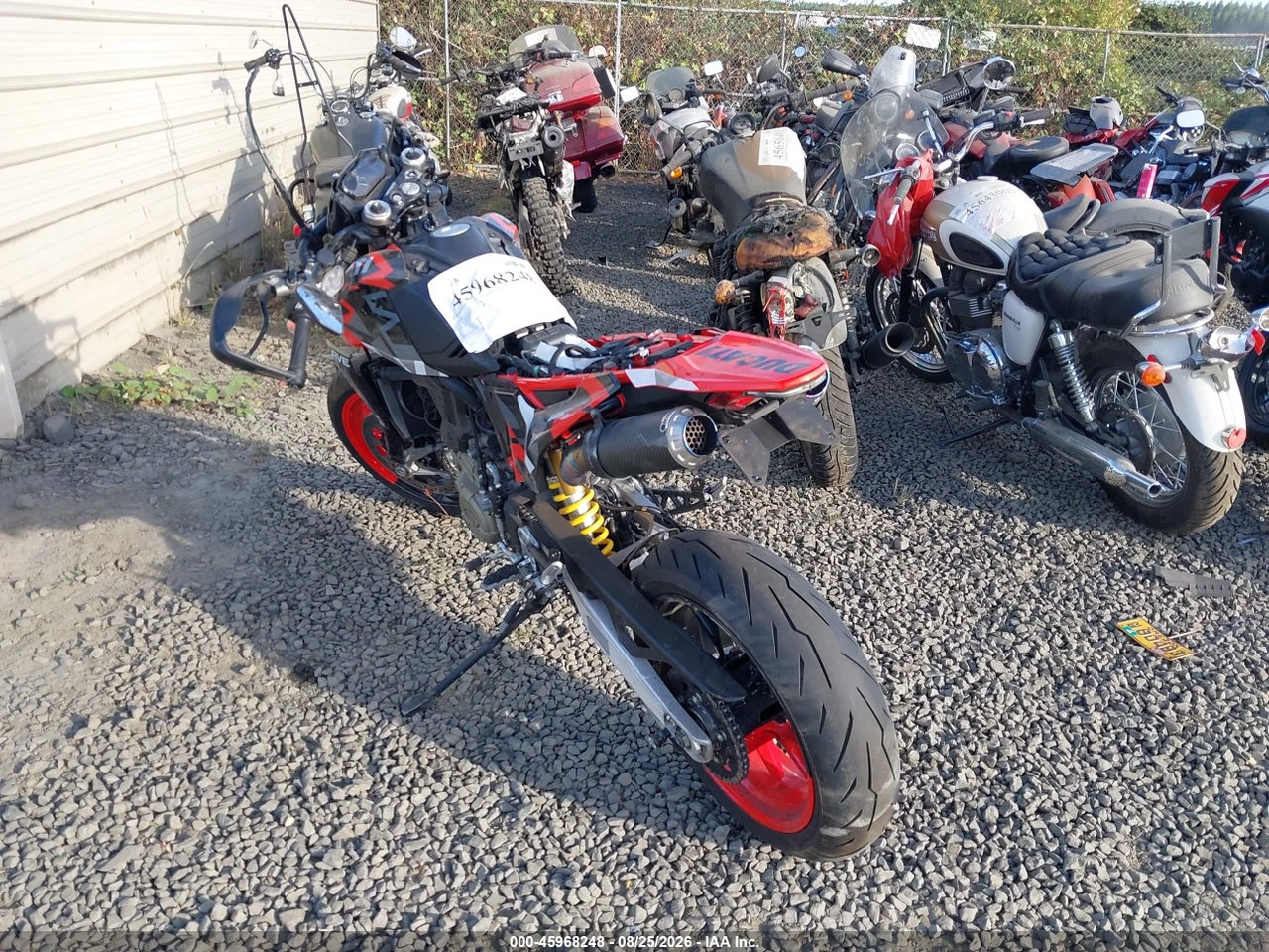 2026 DUCATI HYPERMOTARD · 3/11